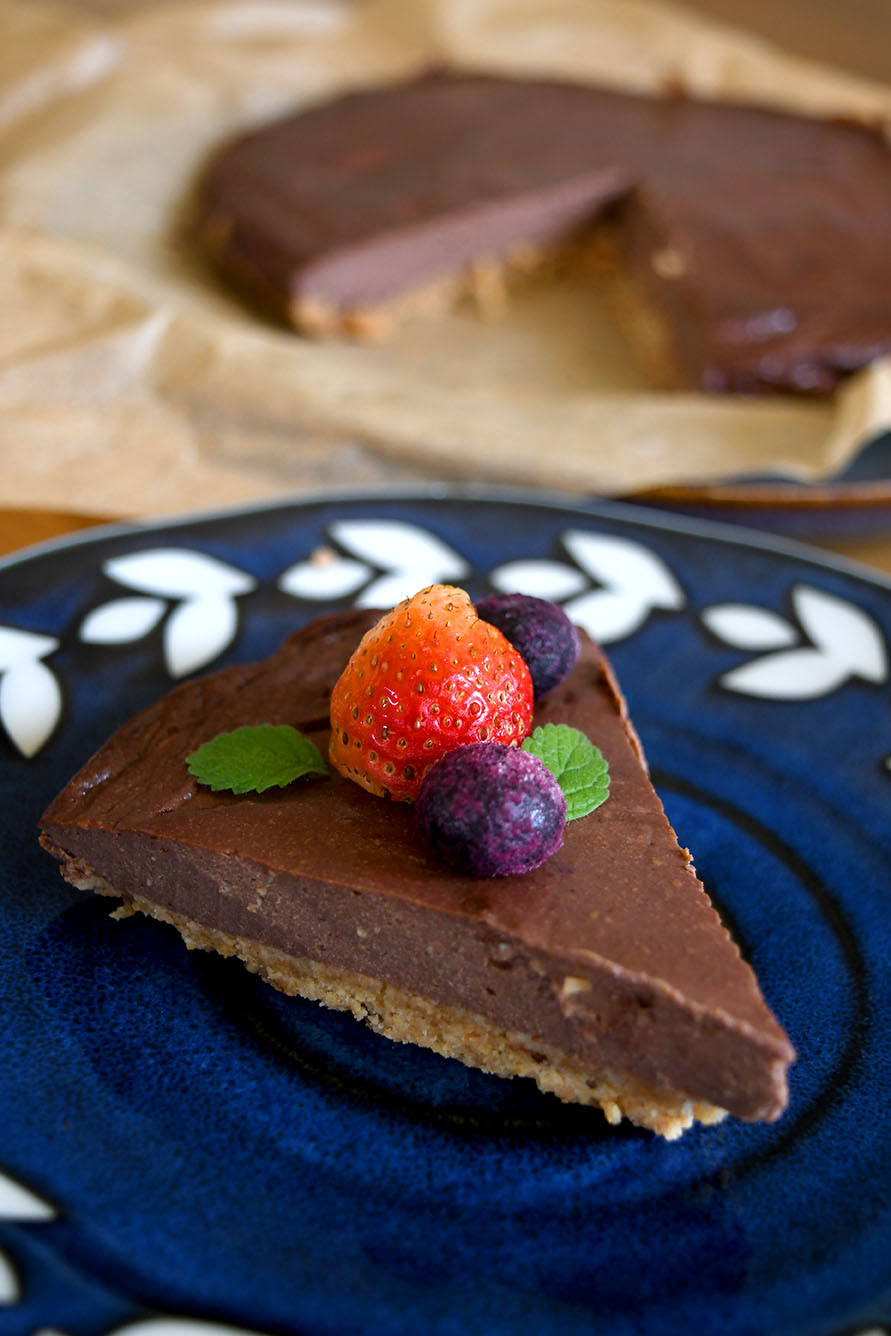 chocolate tofu cheesecake eat with meraki